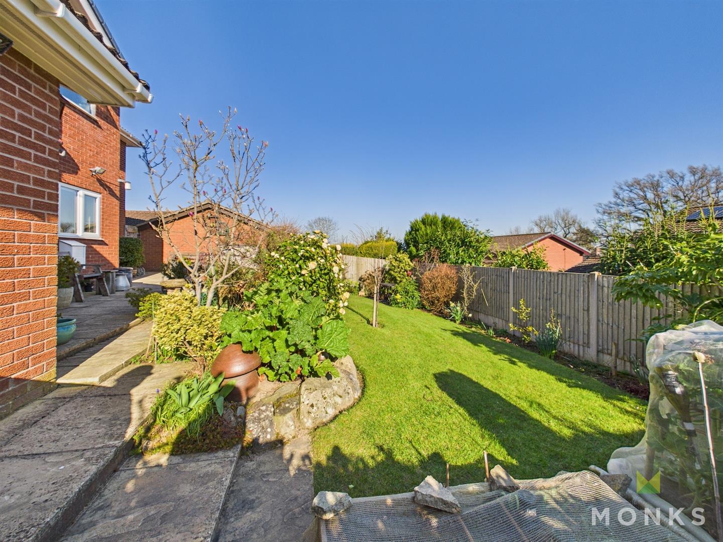 2 Breidden Close, Oswestry, SY11 1TT For Sale